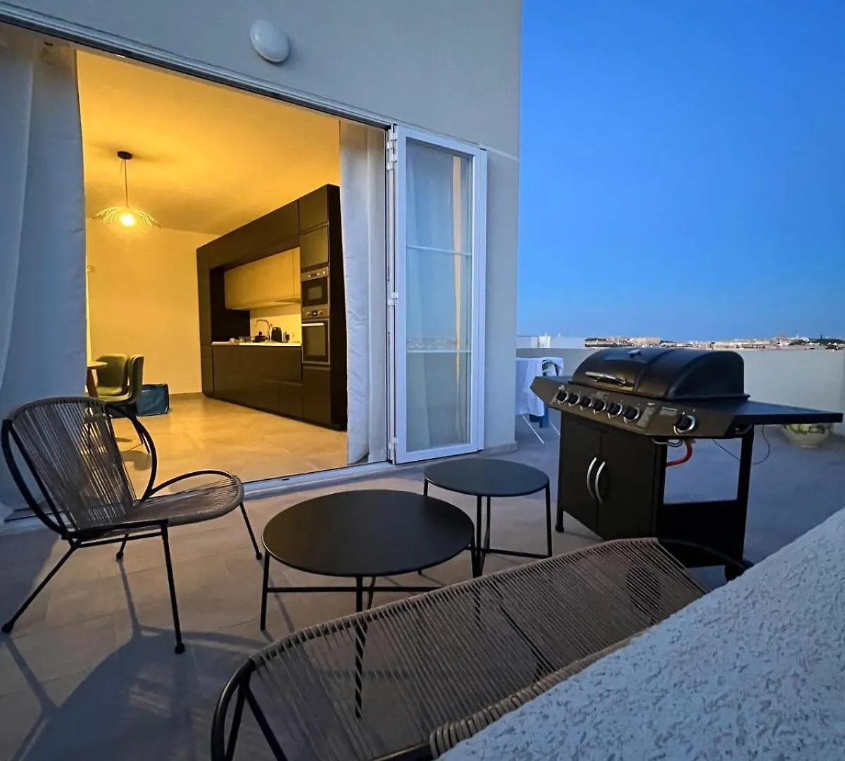 La Vie Est Belle Penthouse Daire Tal-Hriereb 0*,  Malta
